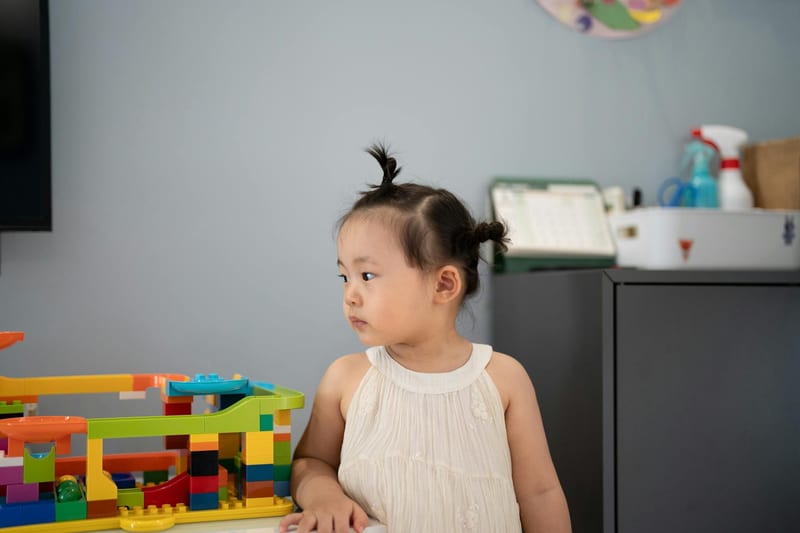 building blocks playroom child home — ілюстрація до статті
