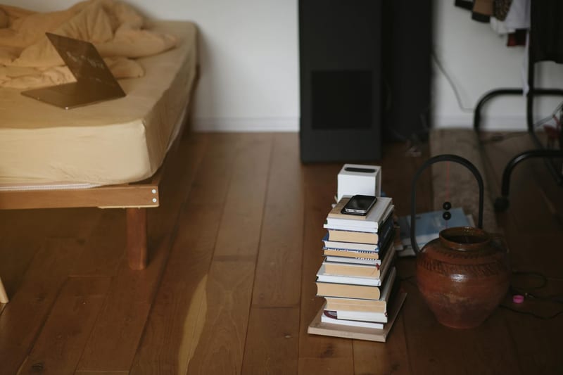 air humidifier home bedroom eastern european person — ілюстрація до статті