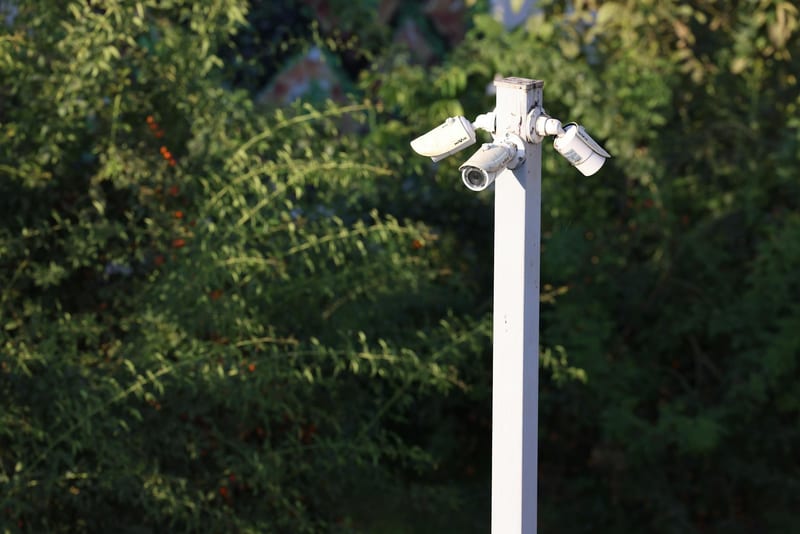 Wi-Fi camera outdoor surveillance — ілюстрація до статті